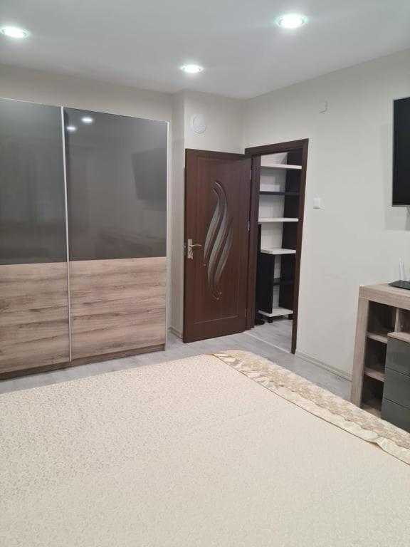 Зара Apartment Ruse Bagian luar foto